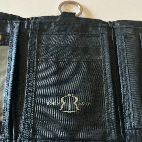Robin Ruth Canada Wallet - Picture 5 of 9